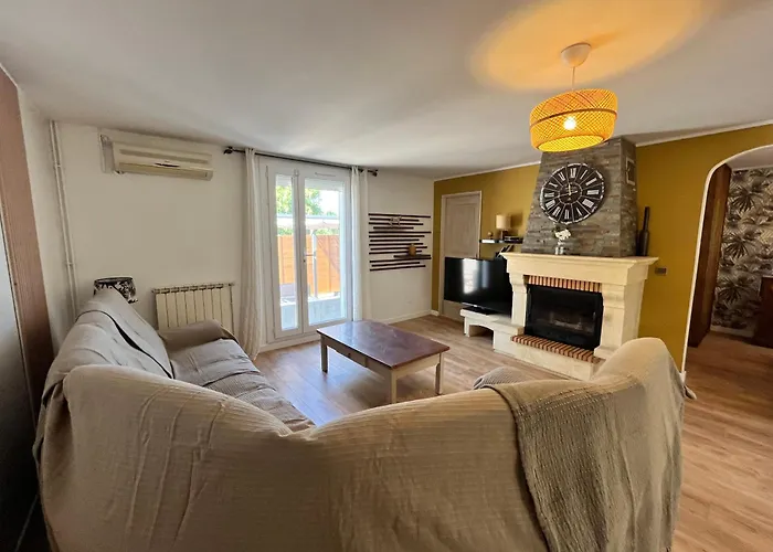 Belle Midi: Climatisée Avec Piscine Privée Et Wi-fi Villa